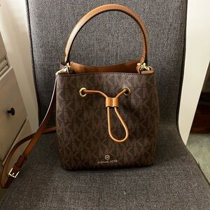 Michael Kors Bucket Bag